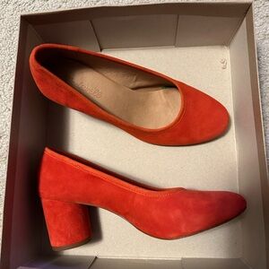 Madewell suede block heel - orange/red